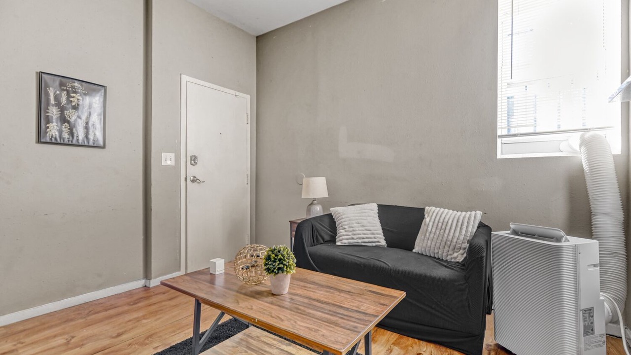 Photo of Livingroom in Downtown Baltimore