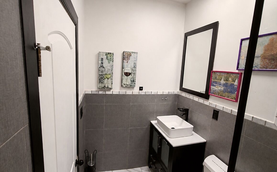 Photo of Bathroom in Bushwick