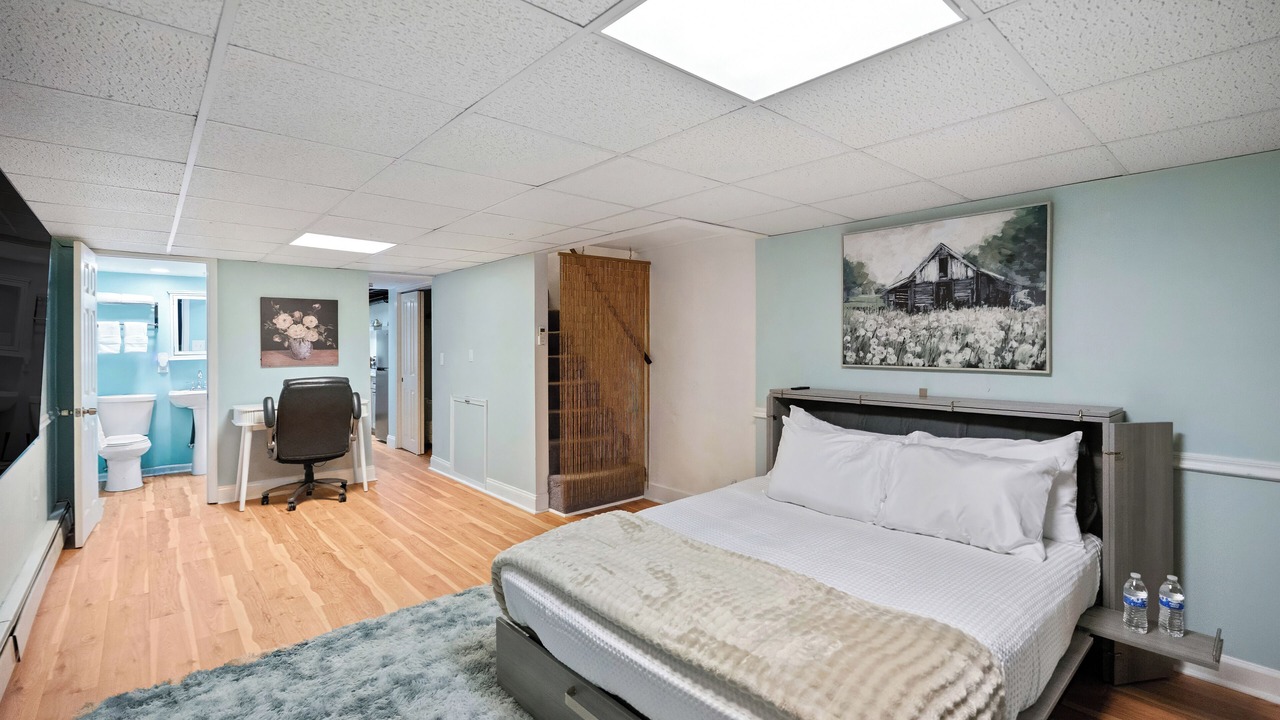 Photo of Bedroom in Downtown Baltimore
