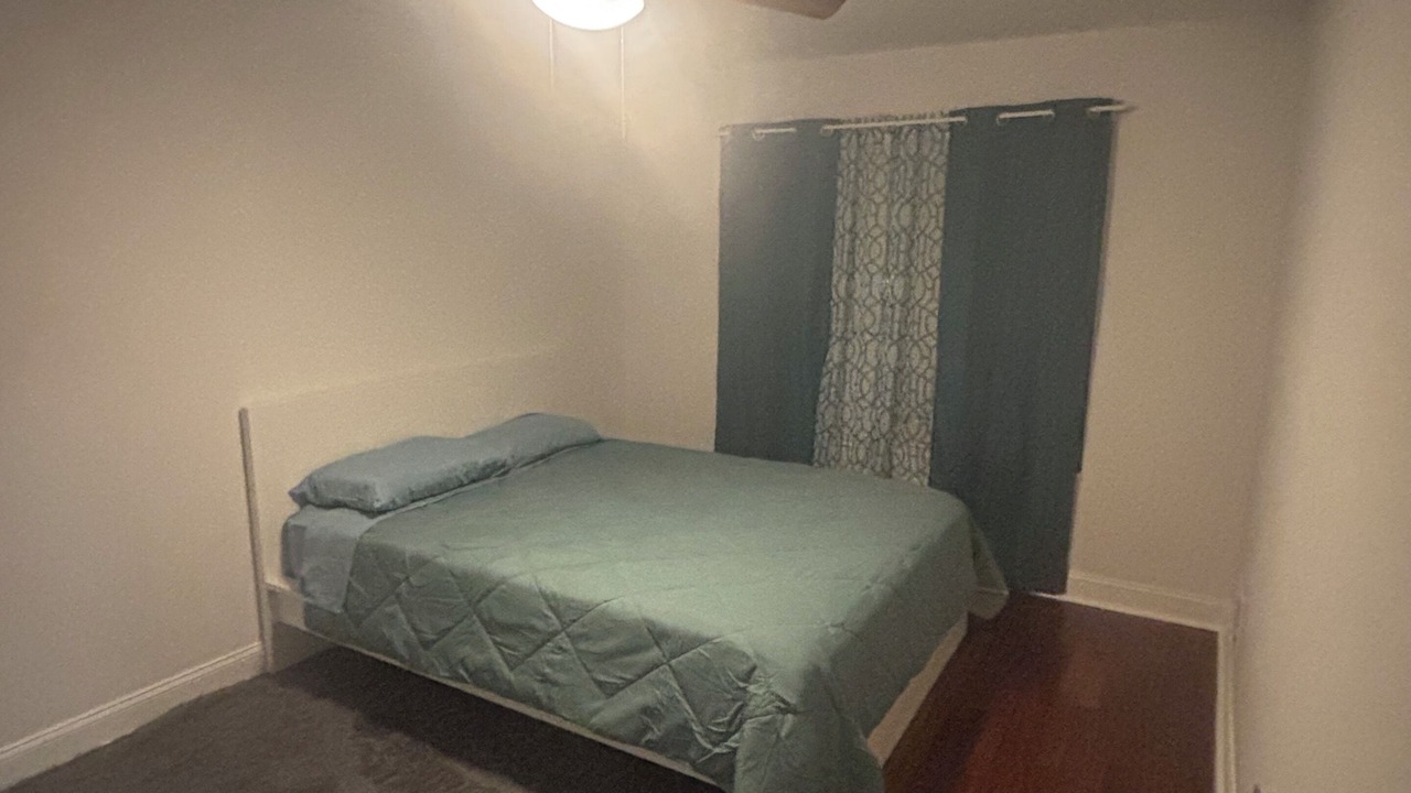 Photo of Bedroom in Newark