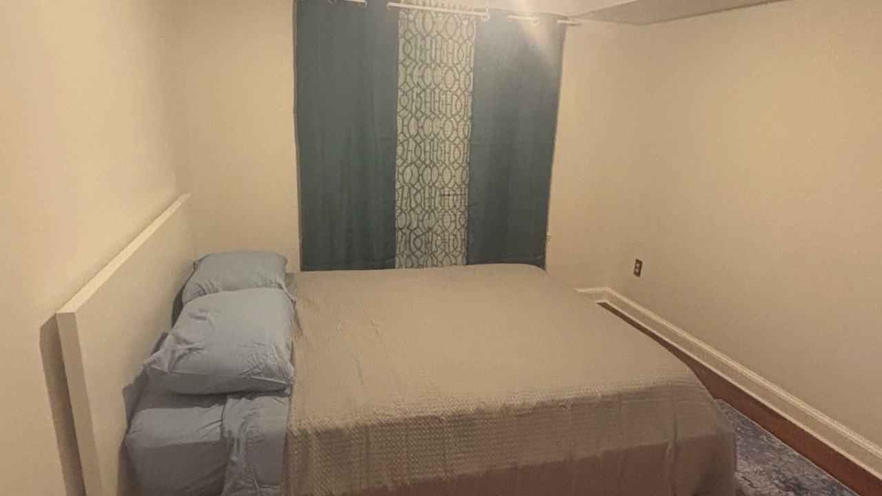 Photo of Bedroom in Newark