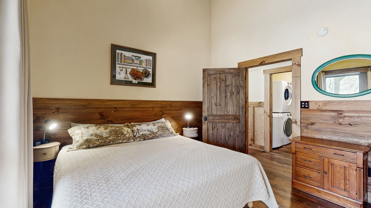 Photo of Bedroom in Elk Park