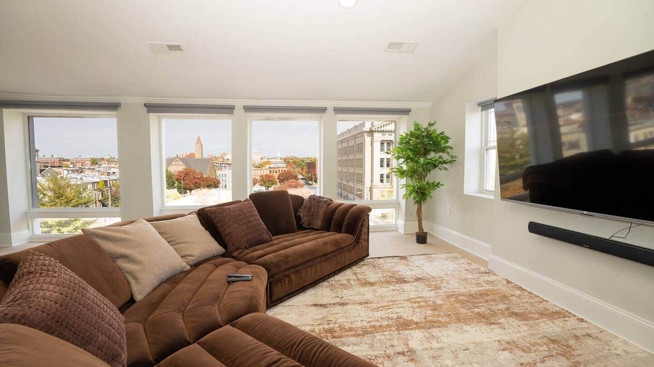 Photo of Livingroom in Downtown Baltimore