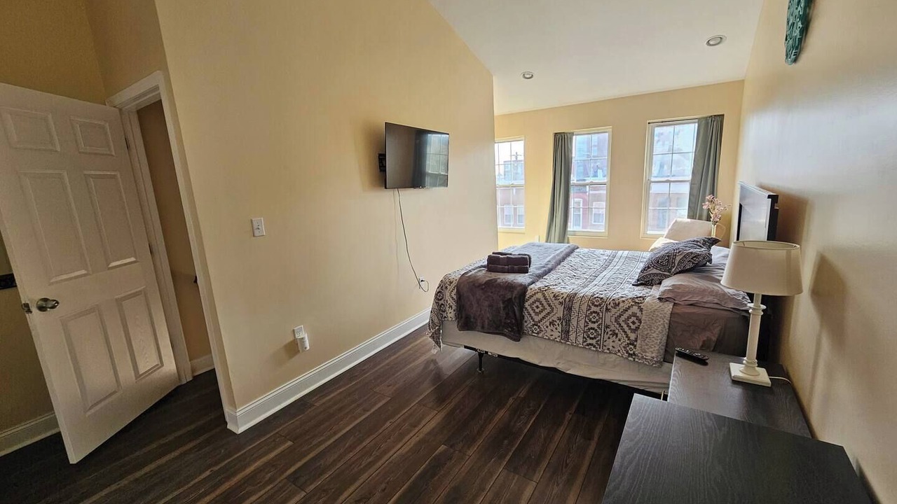 Photo of Bedroom in Downtown Baltimore