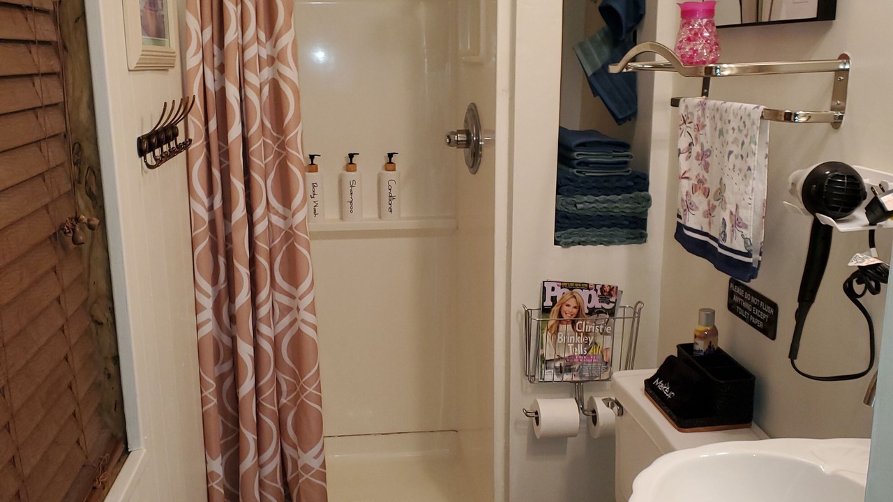 Photo of Bathroom in Alcoa