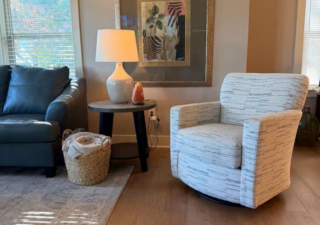 Photo of Livingroom in Guntersville