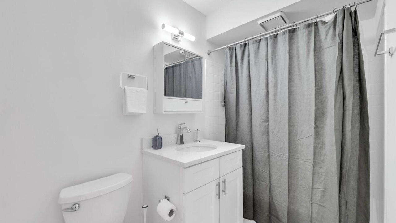 Photo of Bathroom in Oak Park