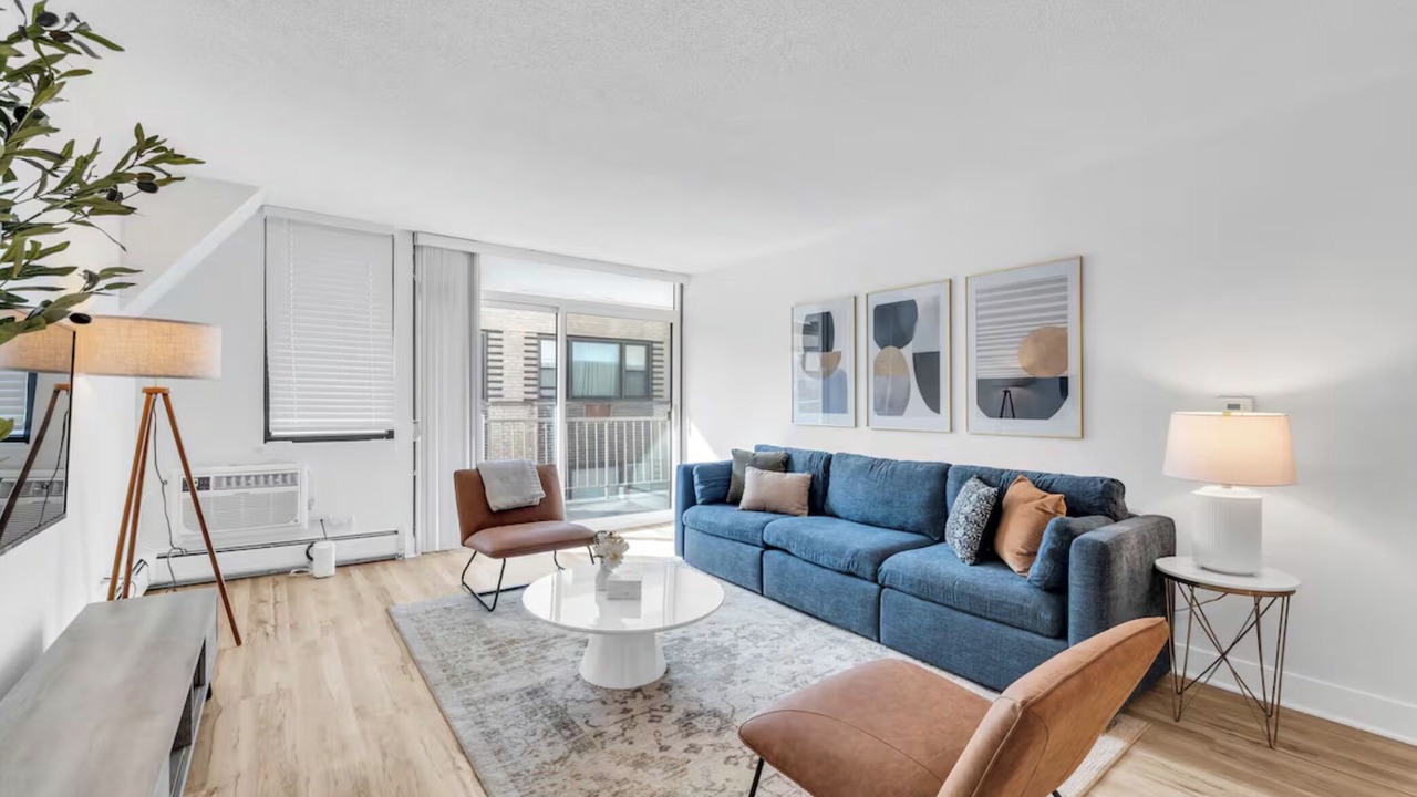 Photo of Livingroom in Oak Park