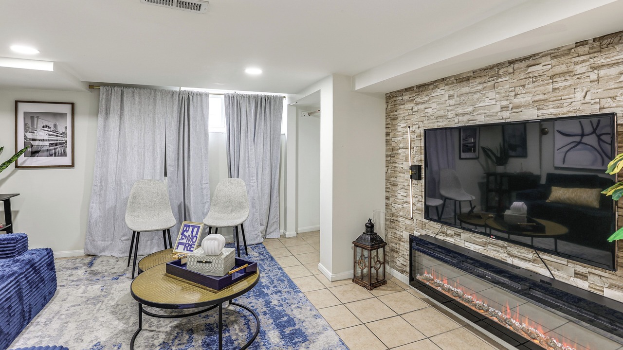 Photo of Livingroom in Greektown