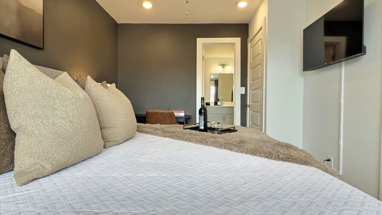 Photo of Bedroom in Crestline Heights