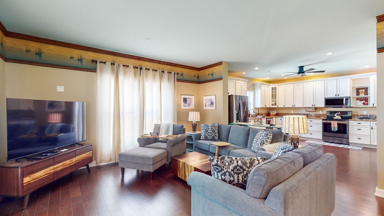 Photo of Livingroom in Edgewater