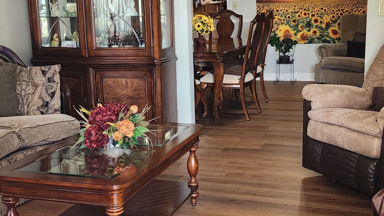 Photo of Livingroom in Elizabeth City