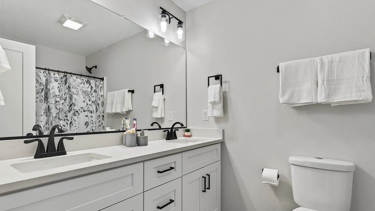 Photo of Bathroom in Urbandale