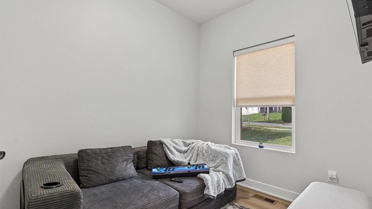 Photo of Livingroom in Urbandale