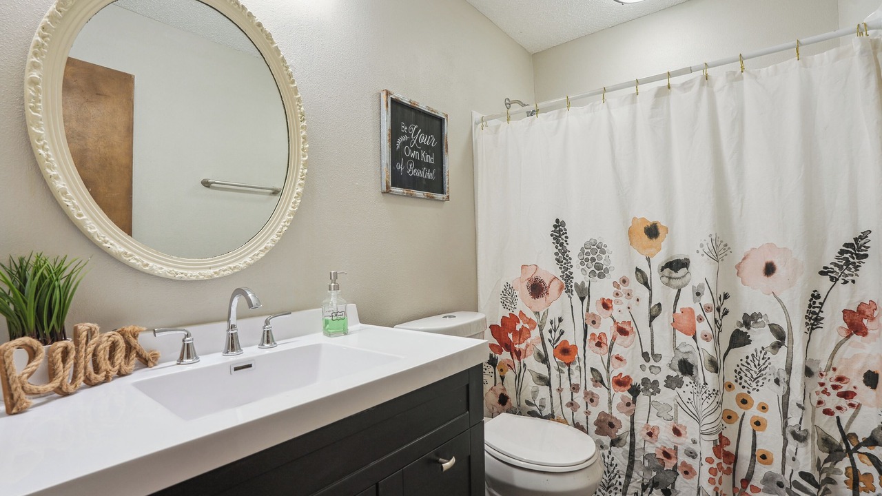Photo of Bathroom in Clive
