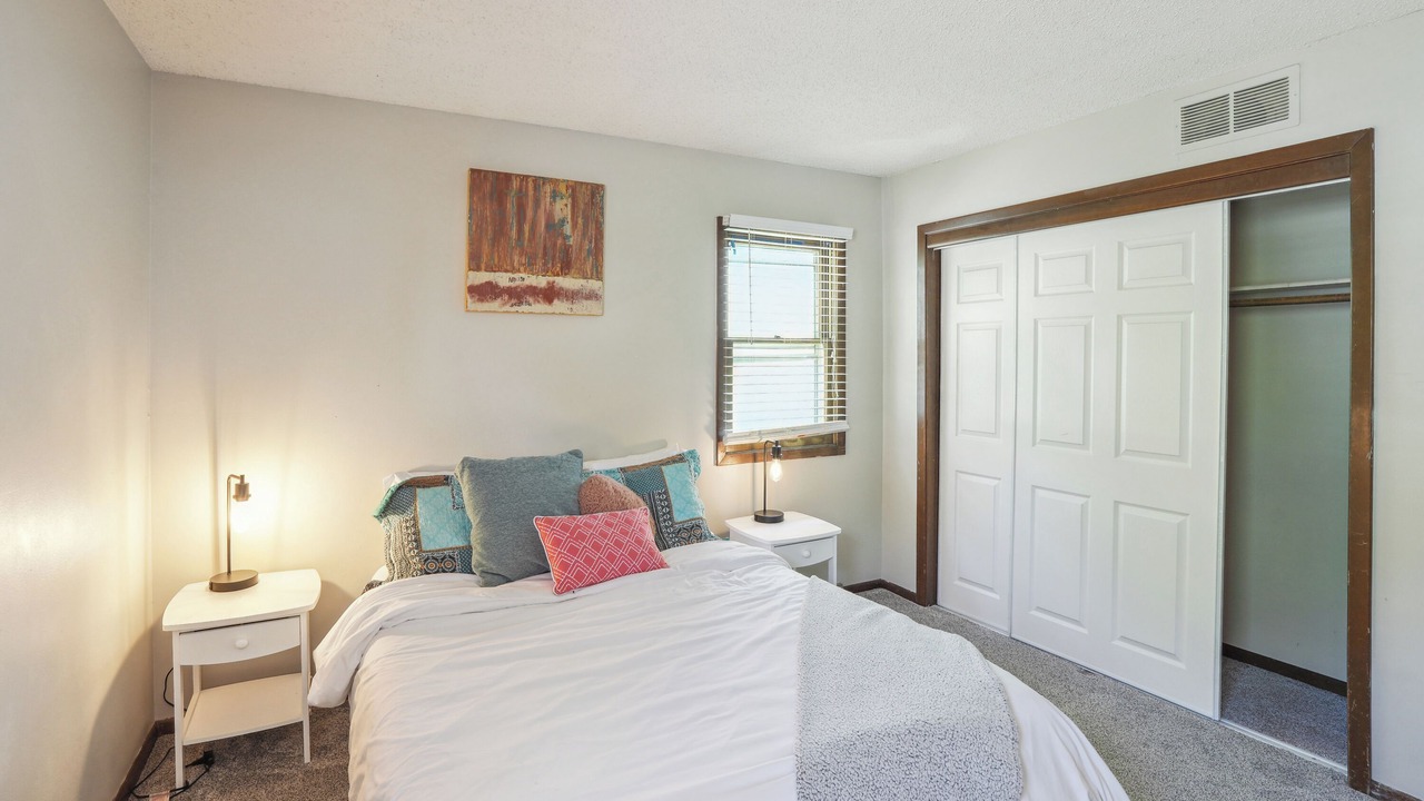 Photo of Bedroom in Clive