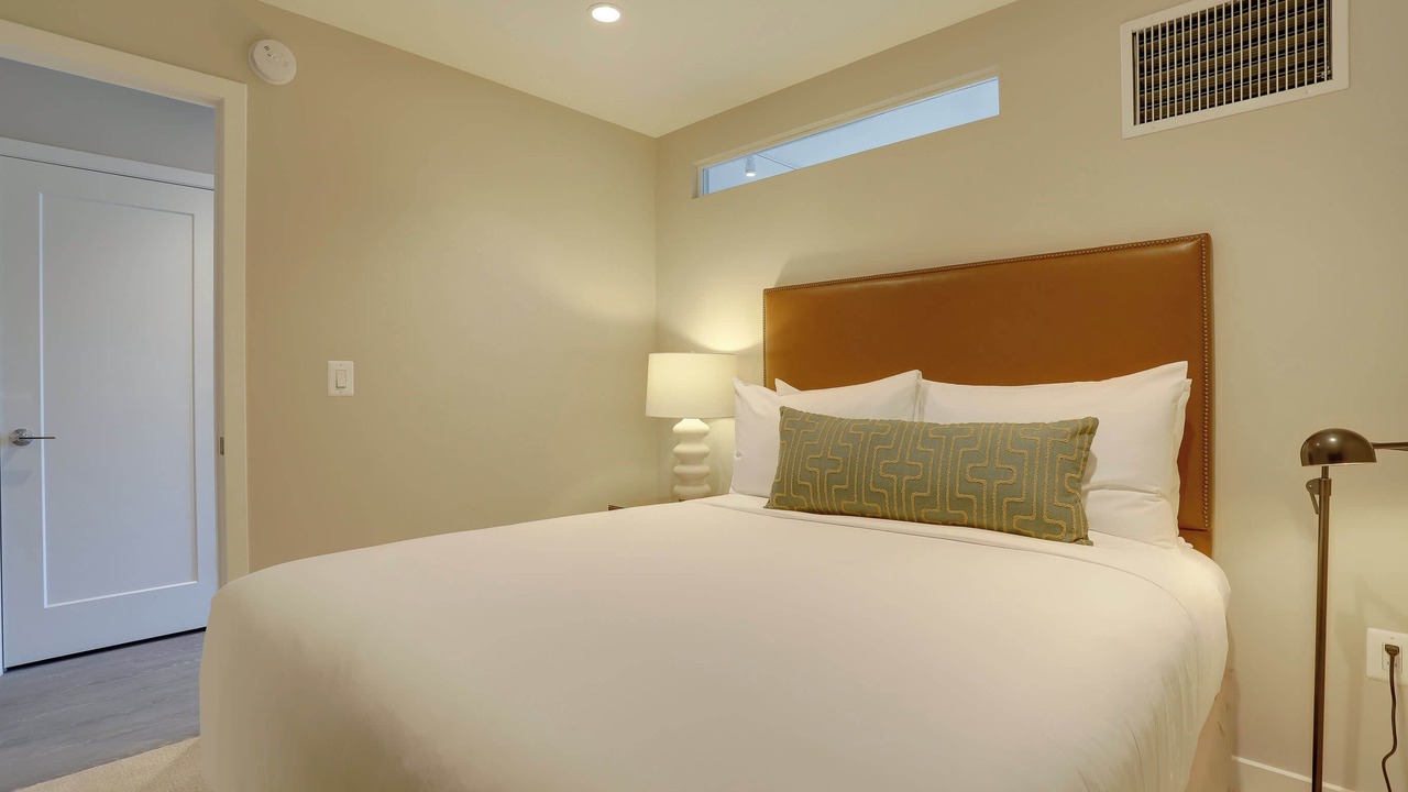 Photo of Bedroom in North Rosslyn
