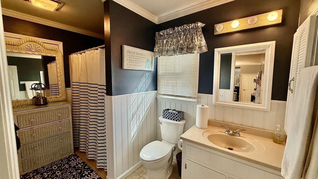 Photo of Bathroom in Mantoloking