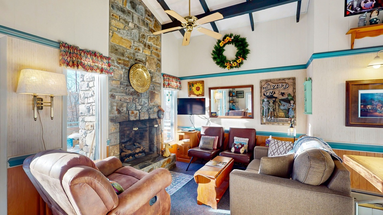 Photo of Livingroom in Charter Hills