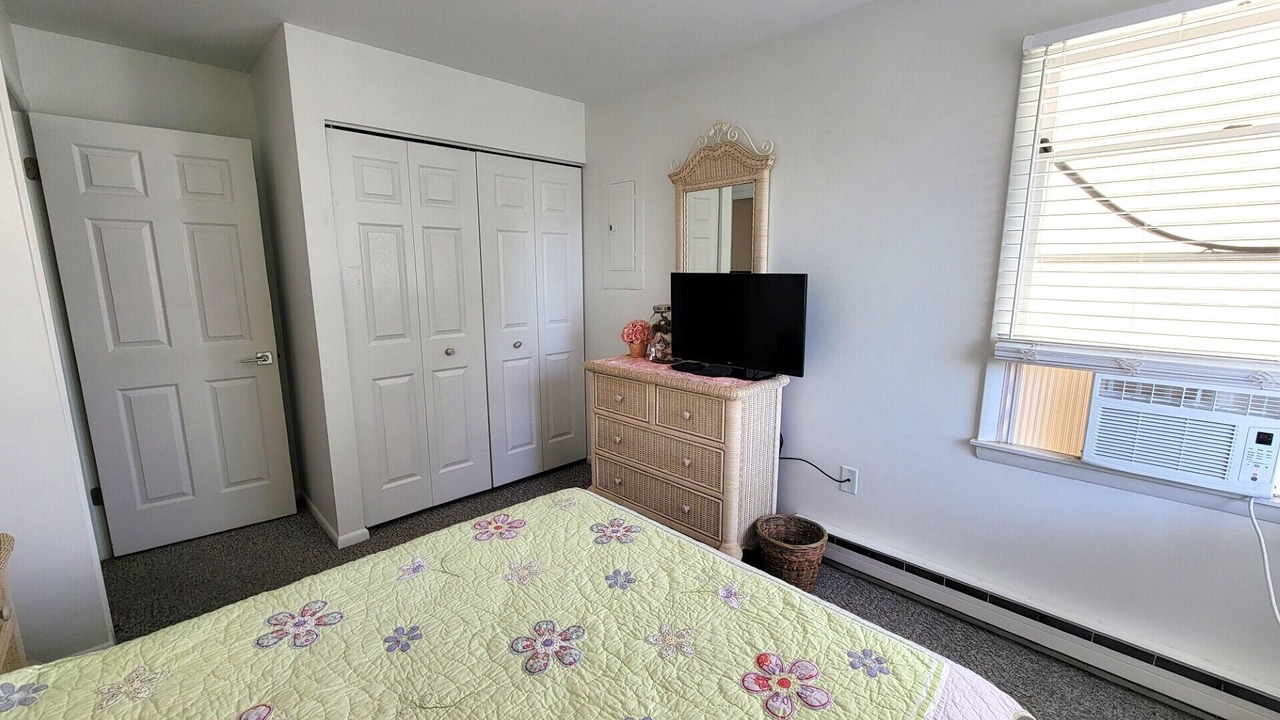 Photo of Bedroom in Gardens