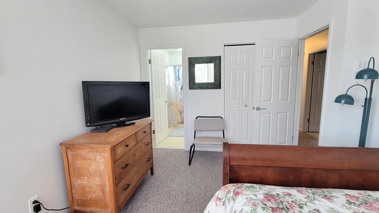 Photo of Bedroom in Gardens