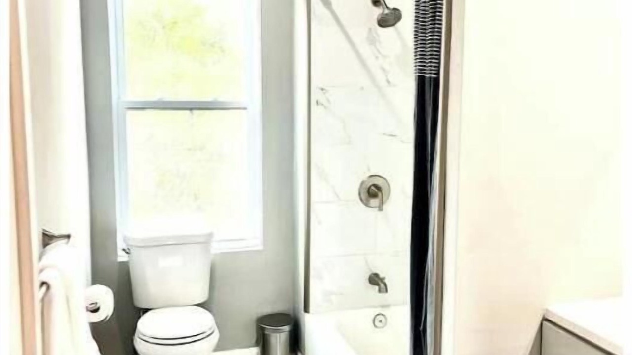 Photo of Bathroom in Glenwood