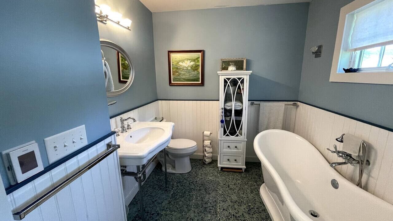 Photo of Bathroom in Venable