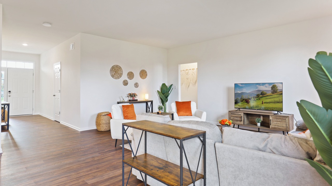 Photo of Livingroom in McHenry