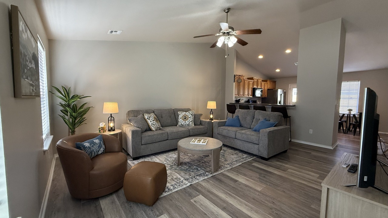 Photo of Livingroom in Broken Arrow