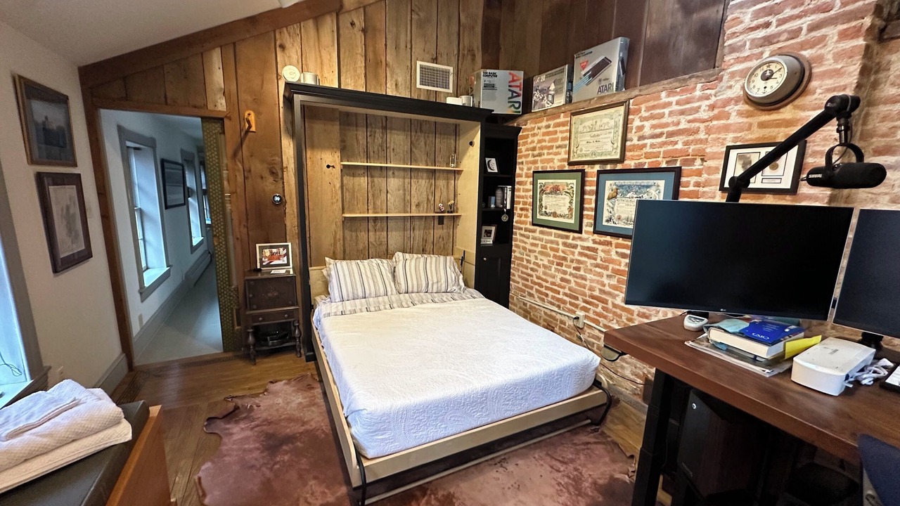 Photo of Bedroom in Historic District