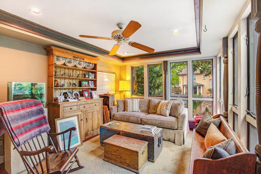 Photo of Livingroom in Historic District