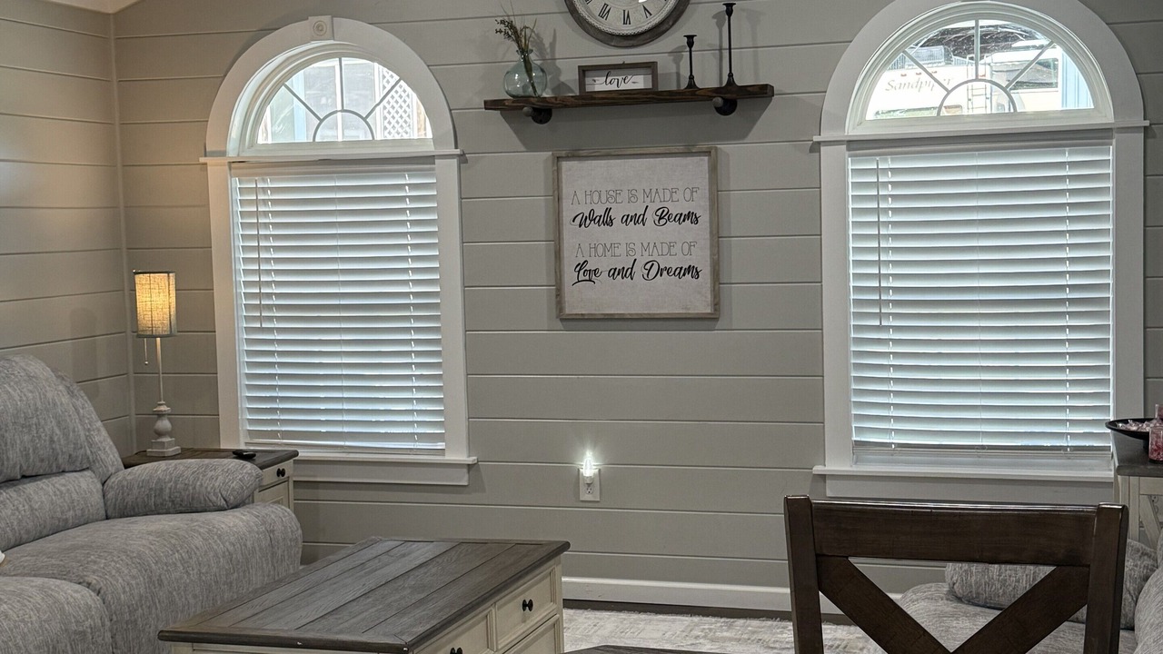 Photo of Livingroom in Guntersville