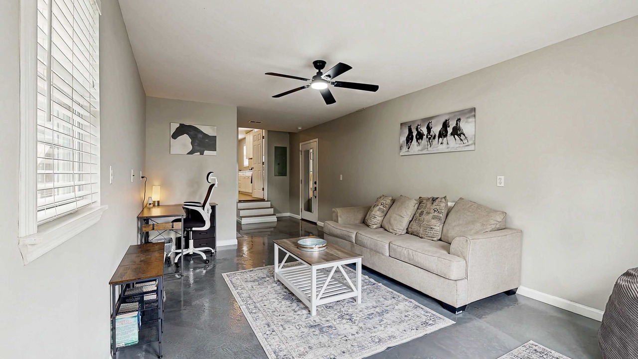Photo of Livingroom in Hanahan