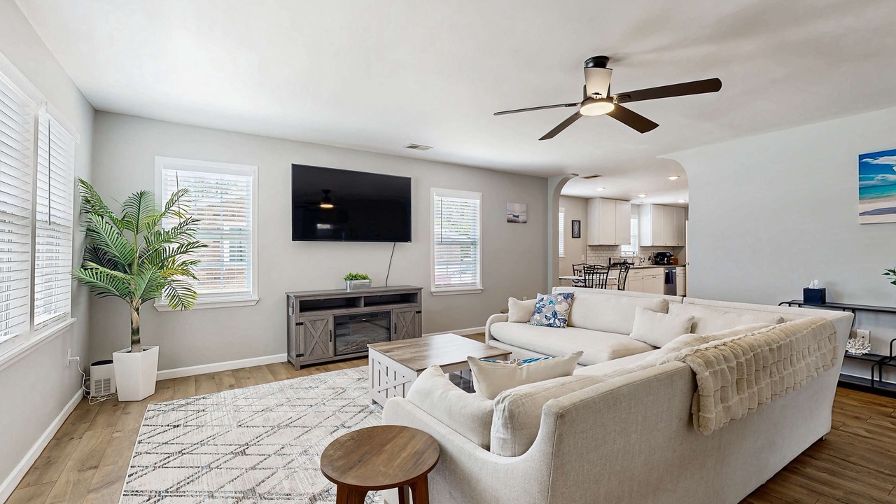 Photo of Livingroom in Hanahan