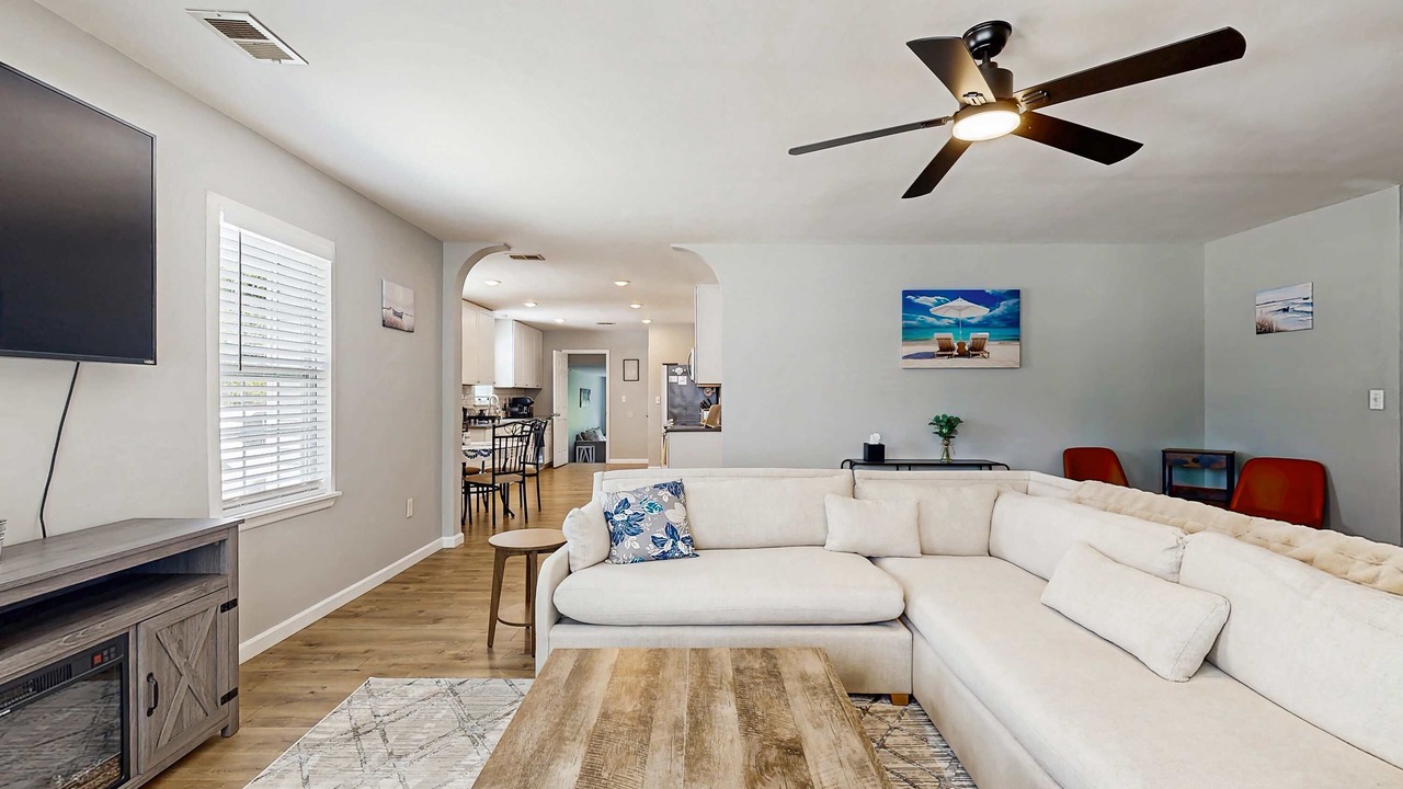 Photo of Livingroom in Hanahan