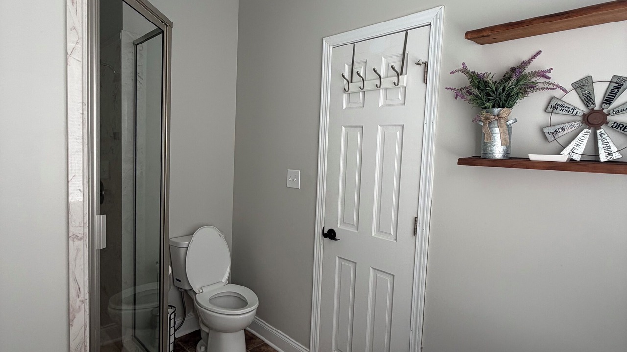 Photo of Bathroom in Guntersville