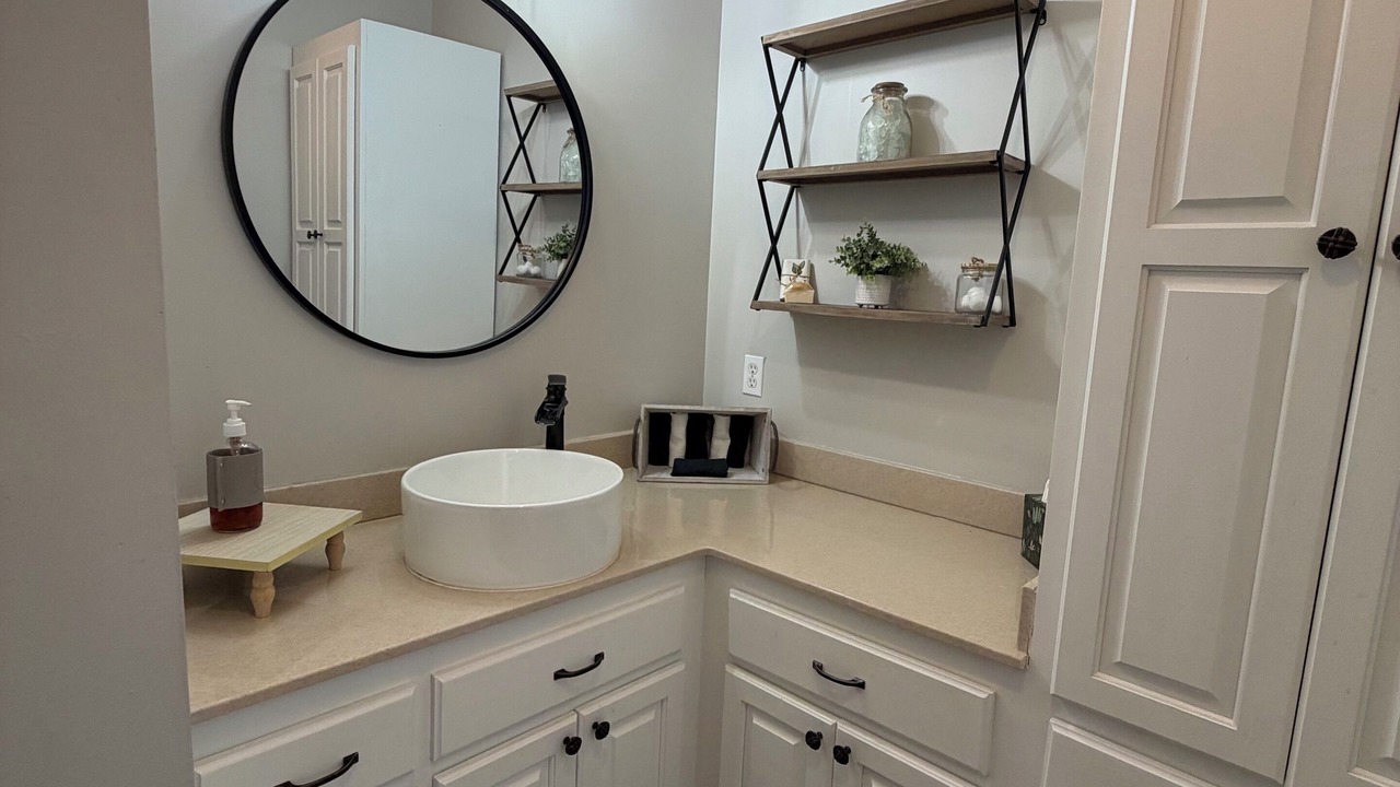 Photo of Bathroom in Guntersville