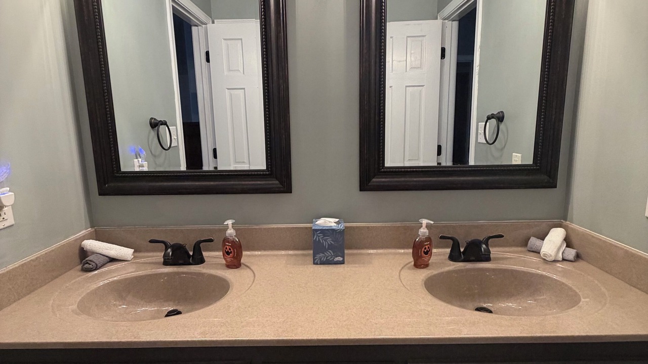 Photo of Bathroom in Guntersville