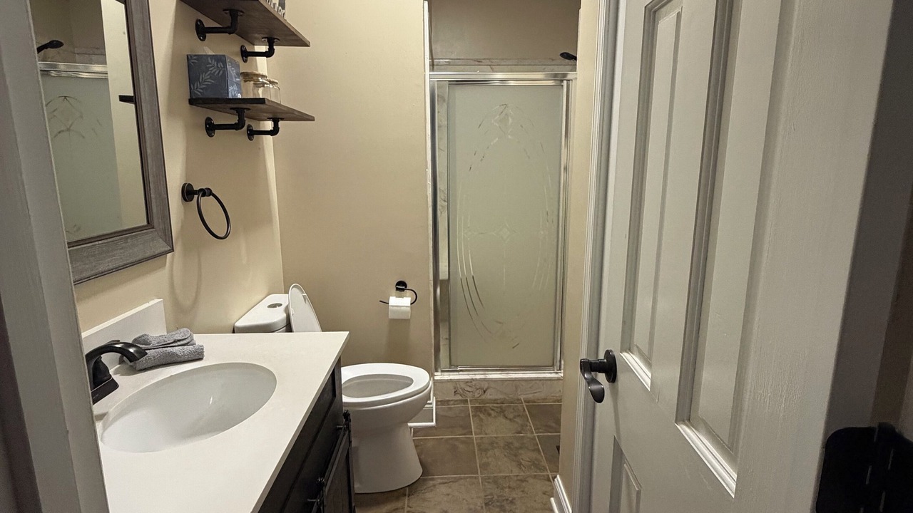 Photo of Bathroom in Guntersville