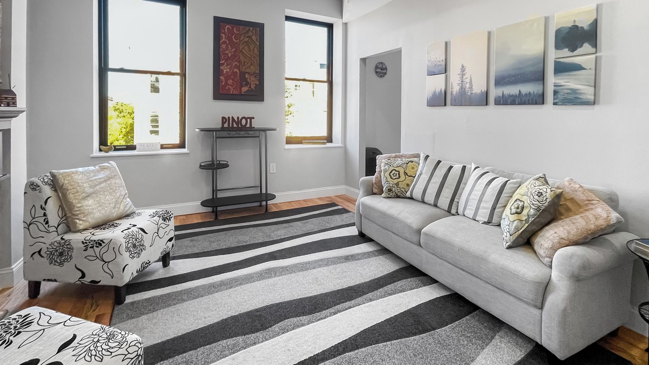 Photo of Livingroom in Downtown Baltimore