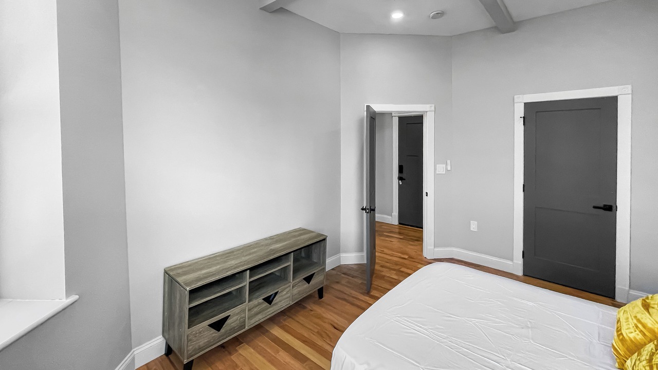 Photo of Bedroom in Downtown Baltimore