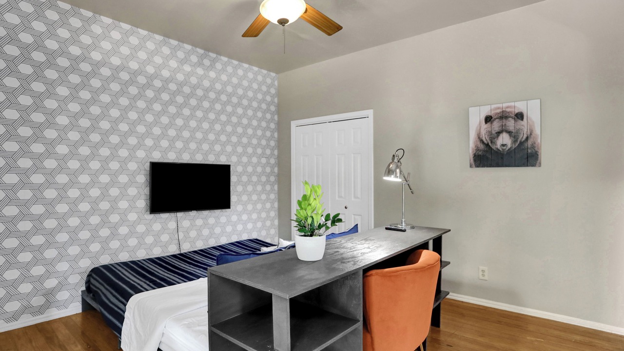 Photo of Bedroom in Midtown