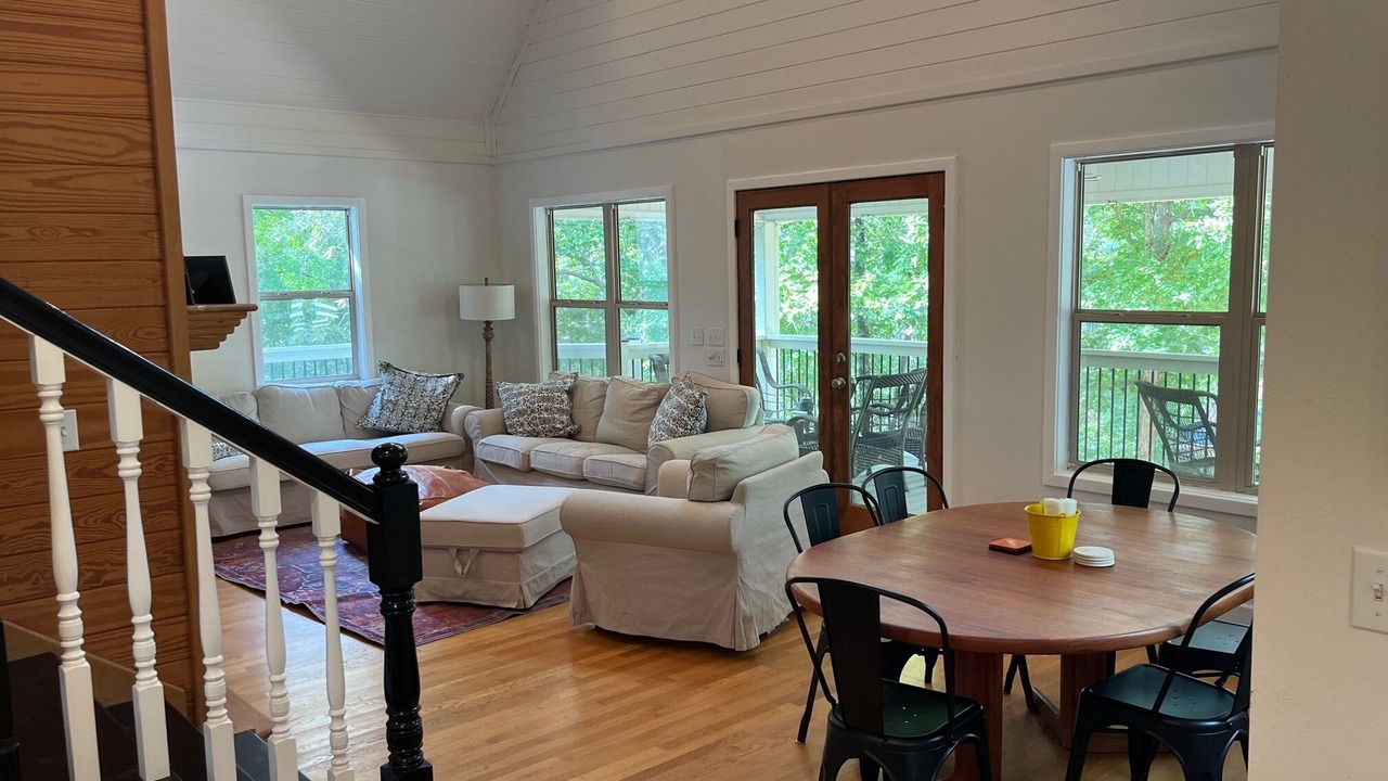 Photo of Livingroom in Wedowee