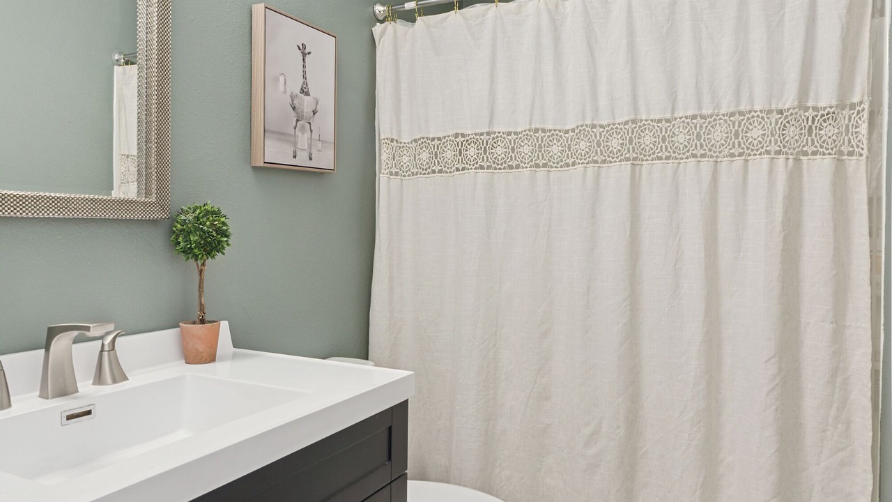 Photo of Bathroom in Clive