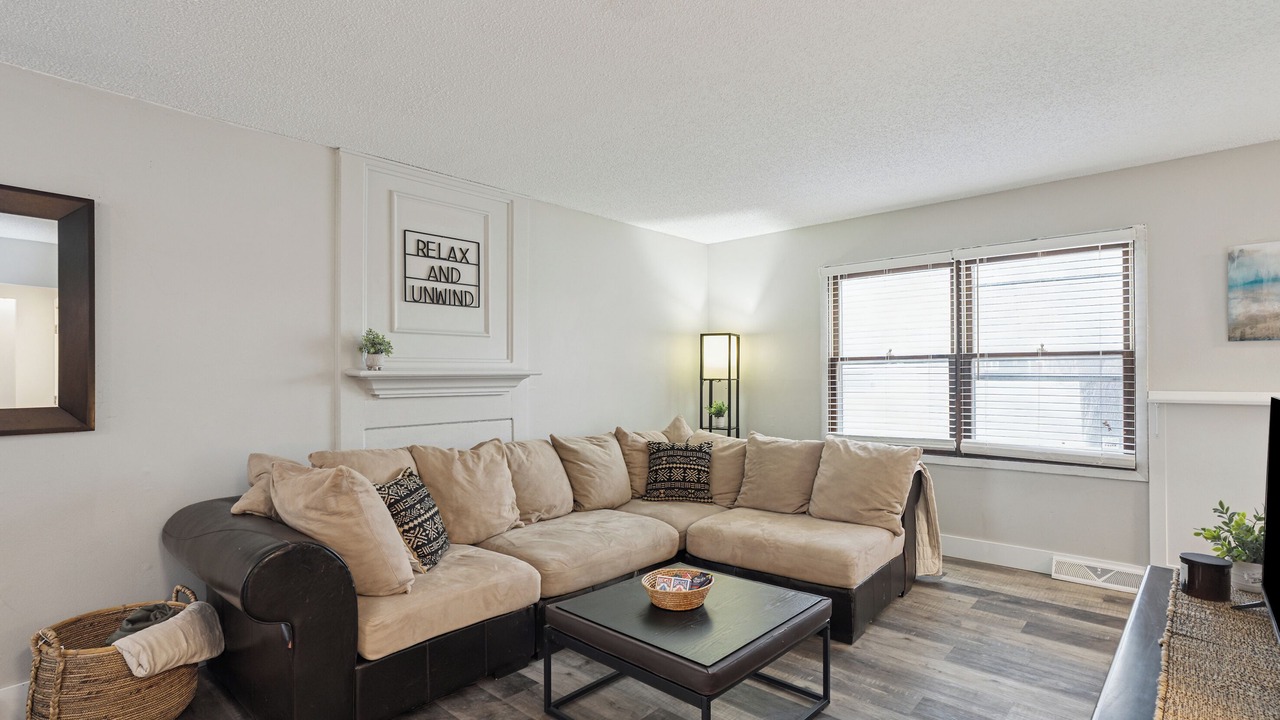 Photo of Livingroom in Clive