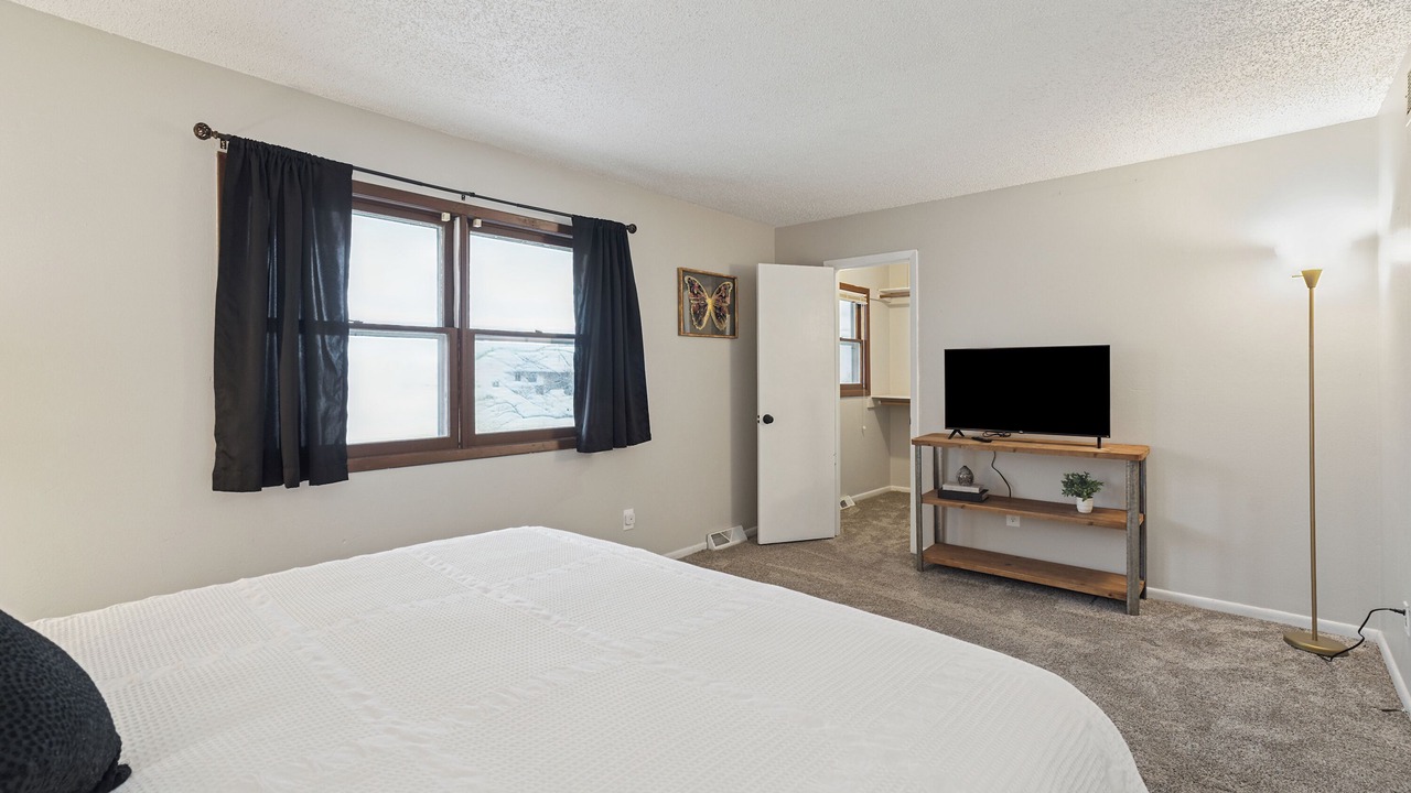 Photo of Bedroom in Clive