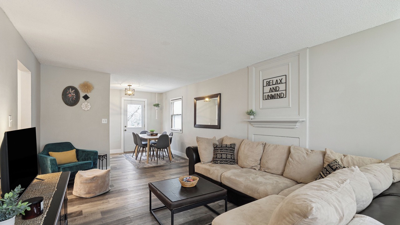 Photo of Livingroom in Clive