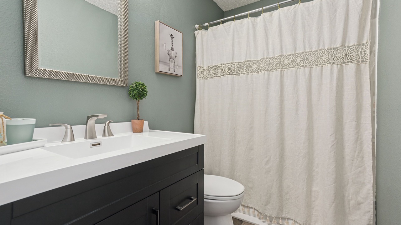 Photo of Bathroom in Clive