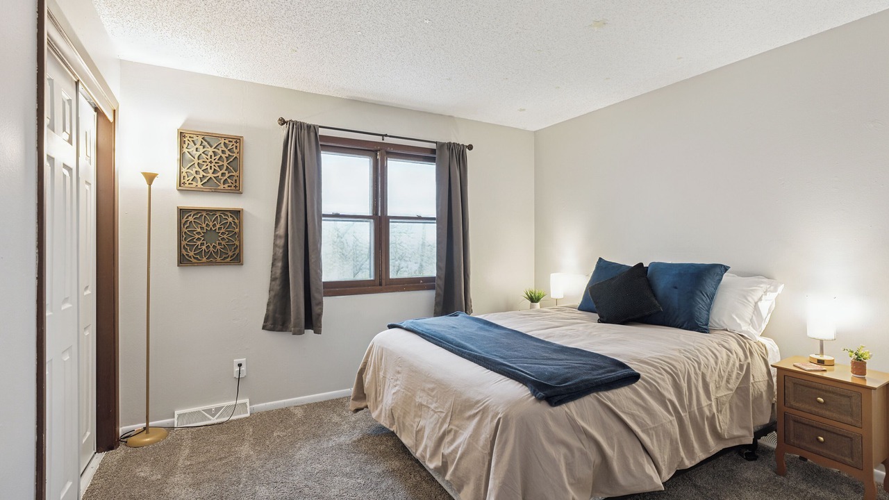 Photo of Bedroom in Clive
