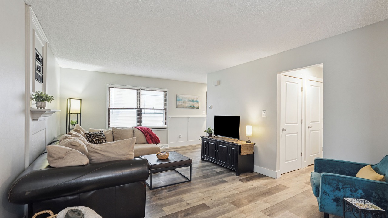 Photo of Livingroom in Clive